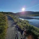 بيت للعطل Renovated Mountain Cabin With Cross Country Trails *