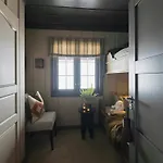 بيت للعطل Renovated Mountain Cabin With Cross Country Trails *
