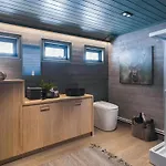 بيت للعطل Renovated Mountain Cabin With Cross Country Trails